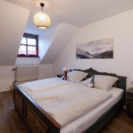 Ferienwohnung Am Riedfeld 제펠트 외부 사진